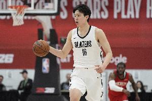 华体会官网-美媒：杨瀚森打国际比赛要避免受伤 已有人拿他和姚明相提并论